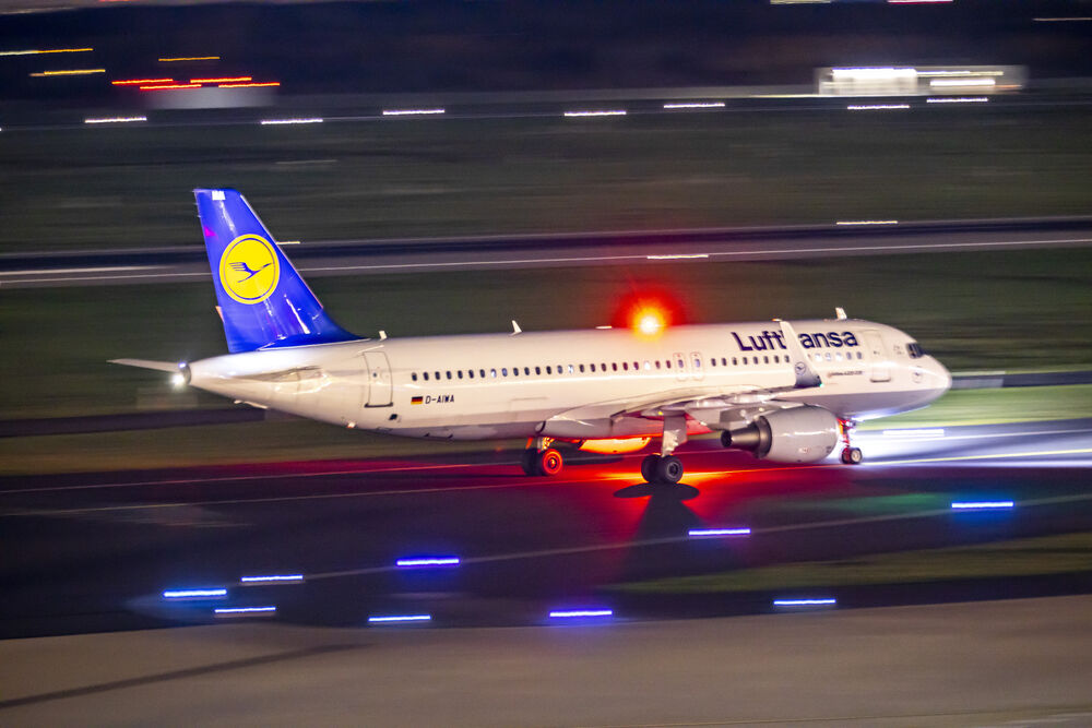 Panik auf dem Flughafen Frankfurt- Passagiere mussten Maschine der Lufthansa sofort verlassen!