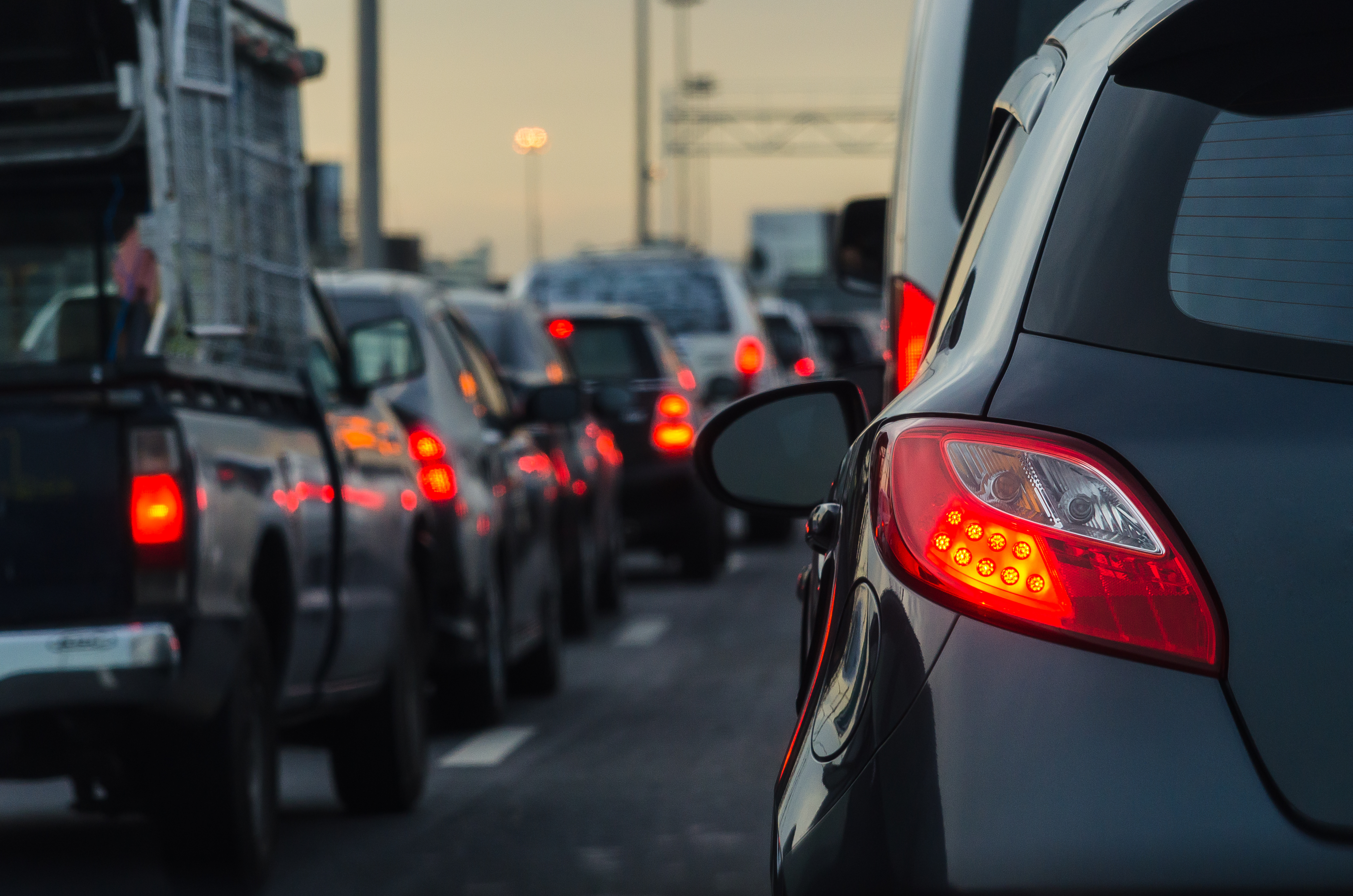 Stauwarnung für Ostern! ADAC erwartet heftigen Verkehr über die Feiertage - Auf diesen Autobahnen wird es eng!