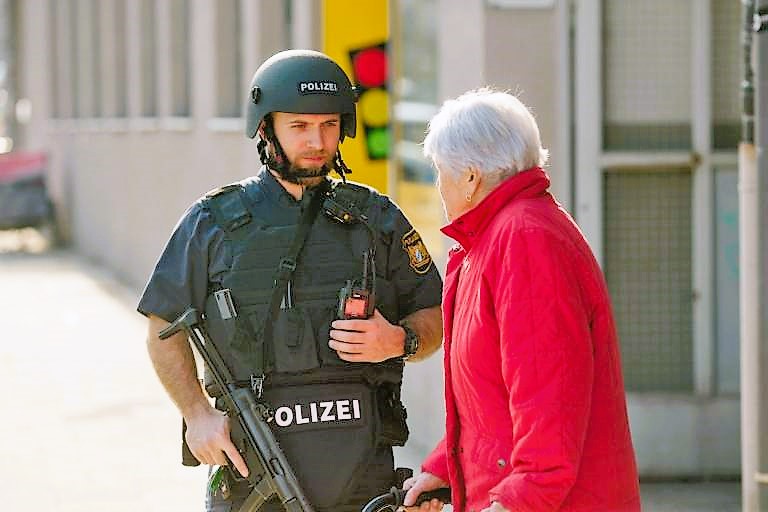 Schocktat in Hessen! Rentner blutig ermordet - Polizei nimmt Tatverdächtigen (64) fest