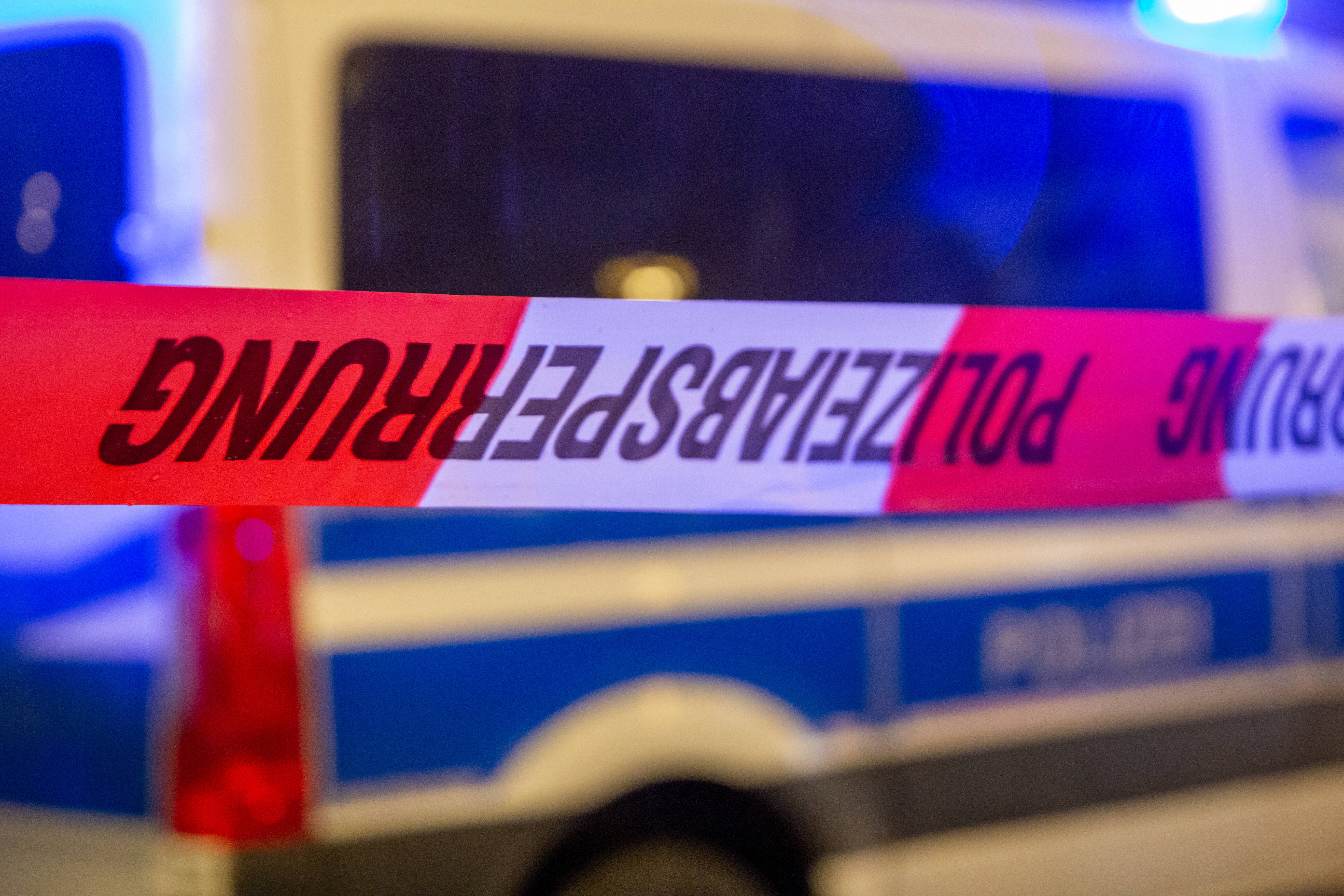 Familien-Tragödie! Vater geht mit Messer auf Ehefrau und Tochter los - Mutter (39) getötet!