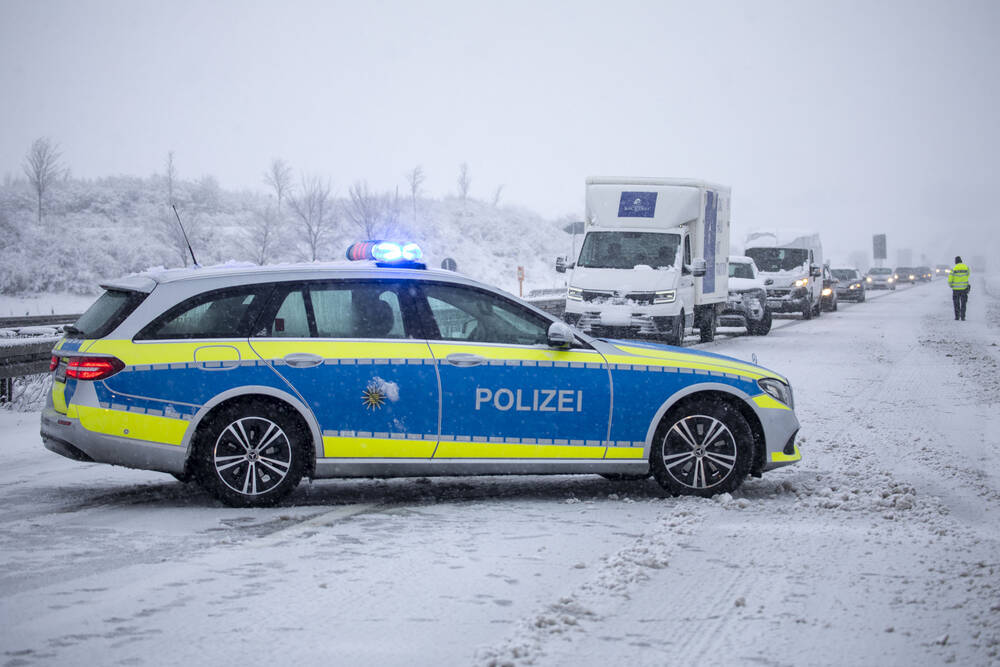 Stau-Warnung vor den Weihnachtsfeiertagen - Auf diesen Strecken droht Stillstand vor Heiligabend!