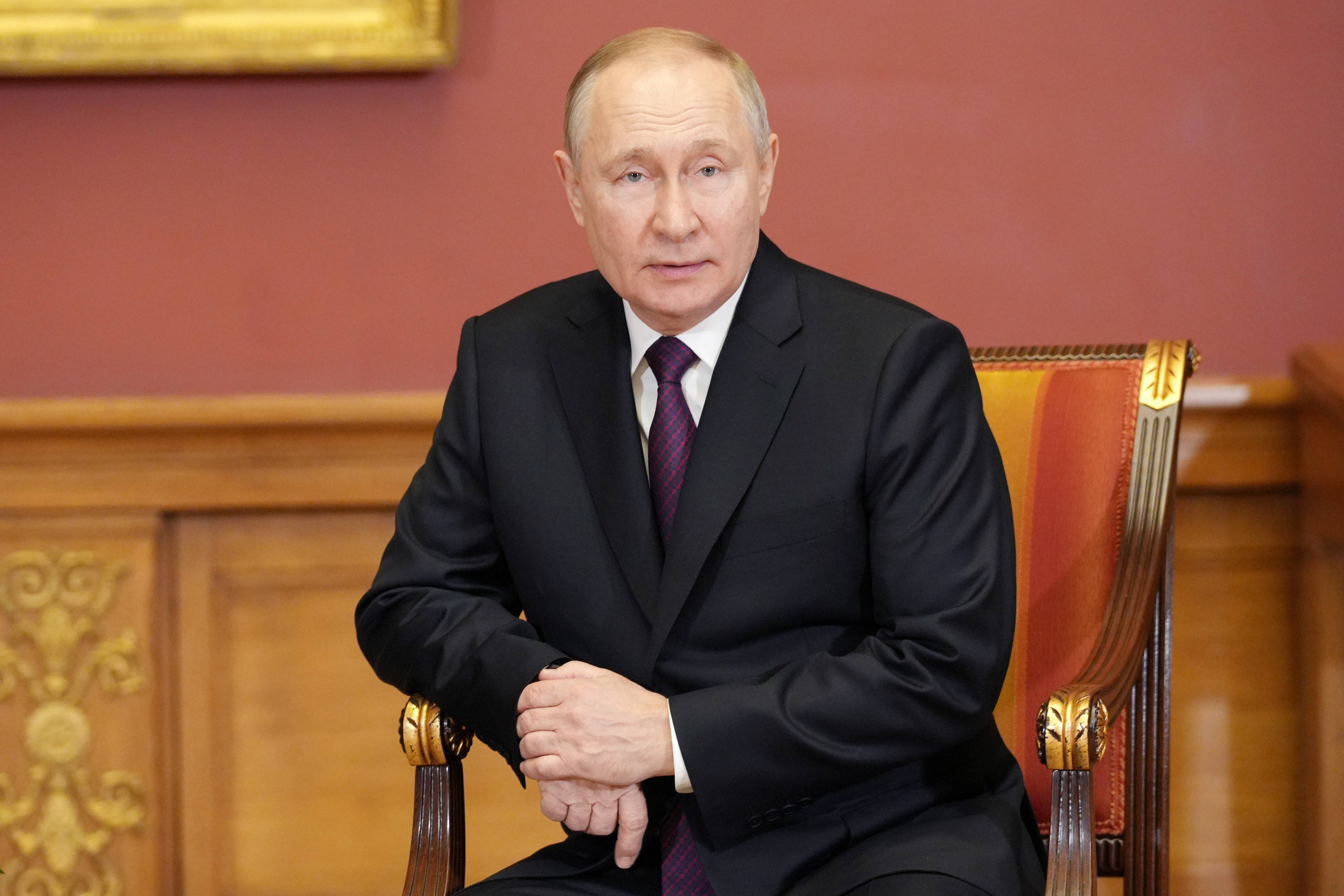 Putin - heftiger Zitteranfall bei Treffen mit Xi schockt den chinesischen Präsidenten! Dieses Video erschüttert Russland!