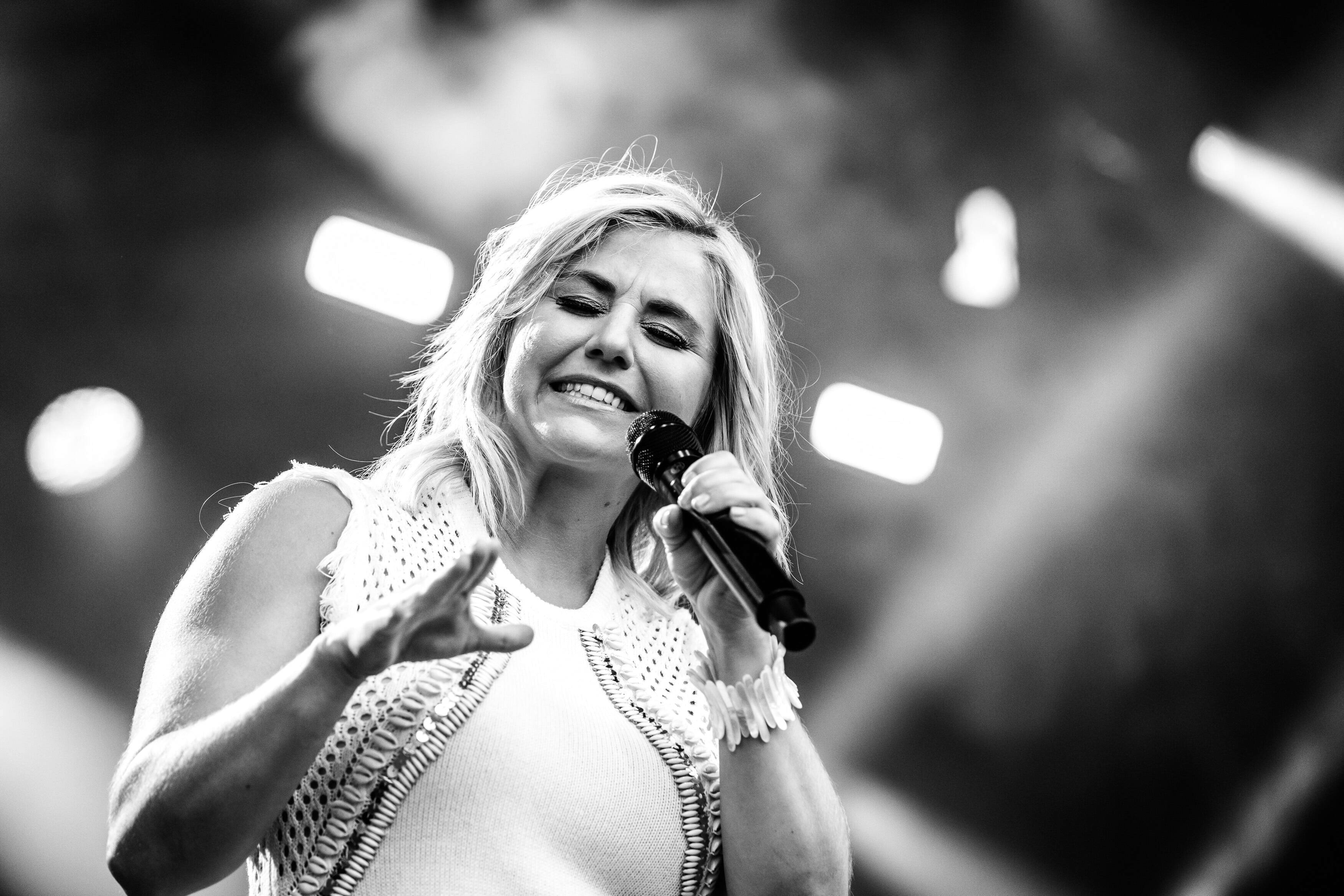 Beatrice Egli - Geheime Hochzeit? Was macht der Ehering an ihrem Finger?